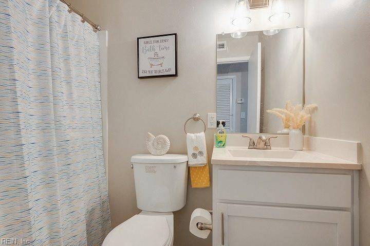 Hampton, VA 23669,814 Lasalle AVE #7C