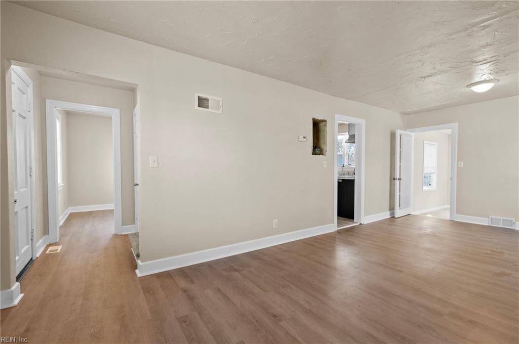 Portsmouth, VA 23702,93 Nicholson ST
