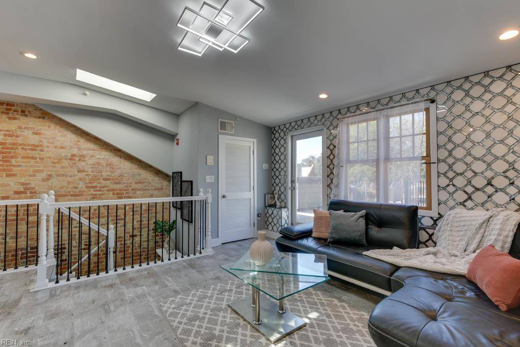 Norfolk, VA 23510,409 Duke ST #300