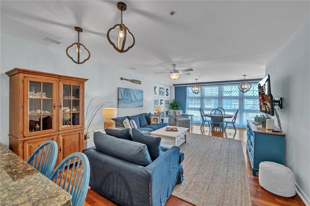 Virginia Beach, VA 23456,3738 Sandpiper RD #422B