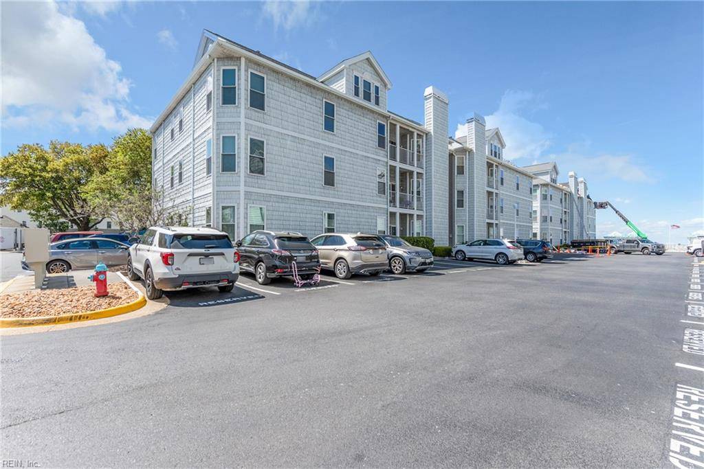 Virginia Beach, VA 23451,2313 Beach Haven DR #303