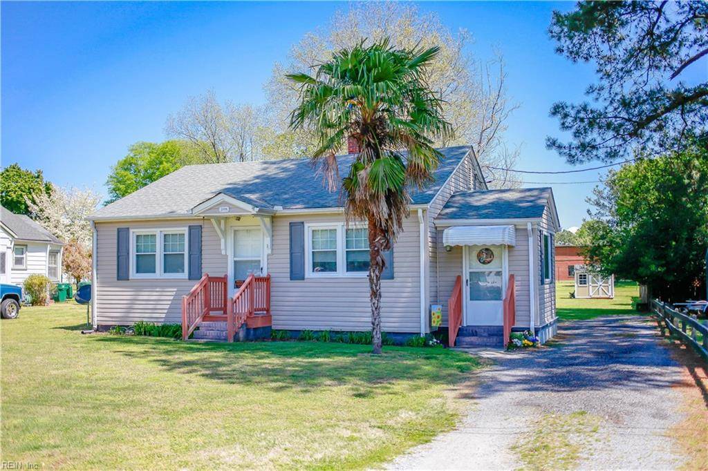 Suffolk, VA 23434,208 Mulberry LN