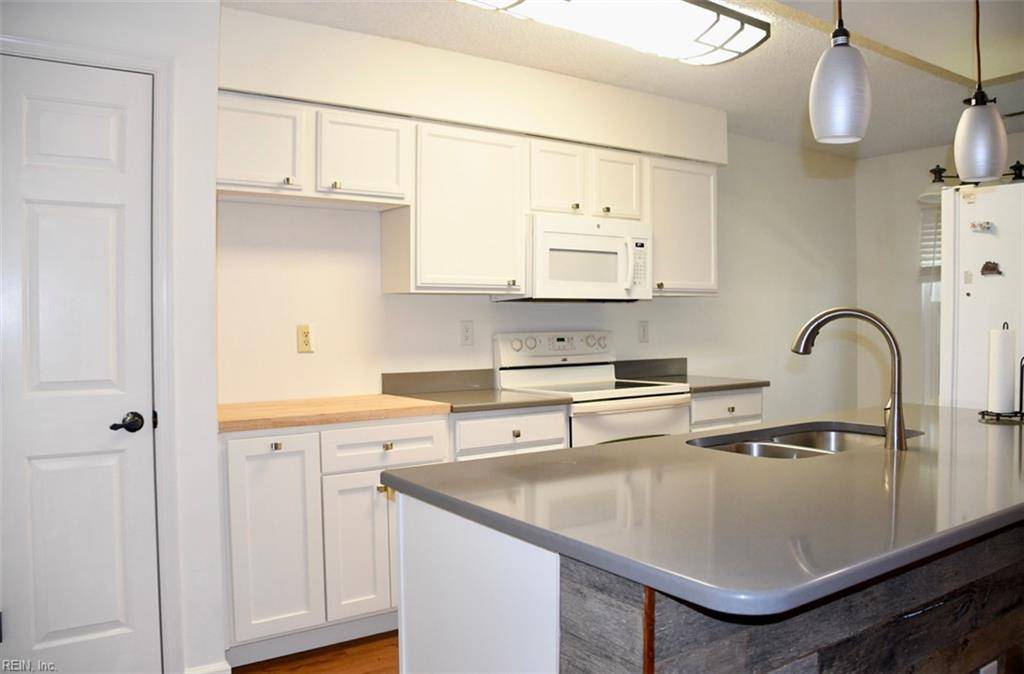 Newport News, VA 23602,915 Niblik WAY