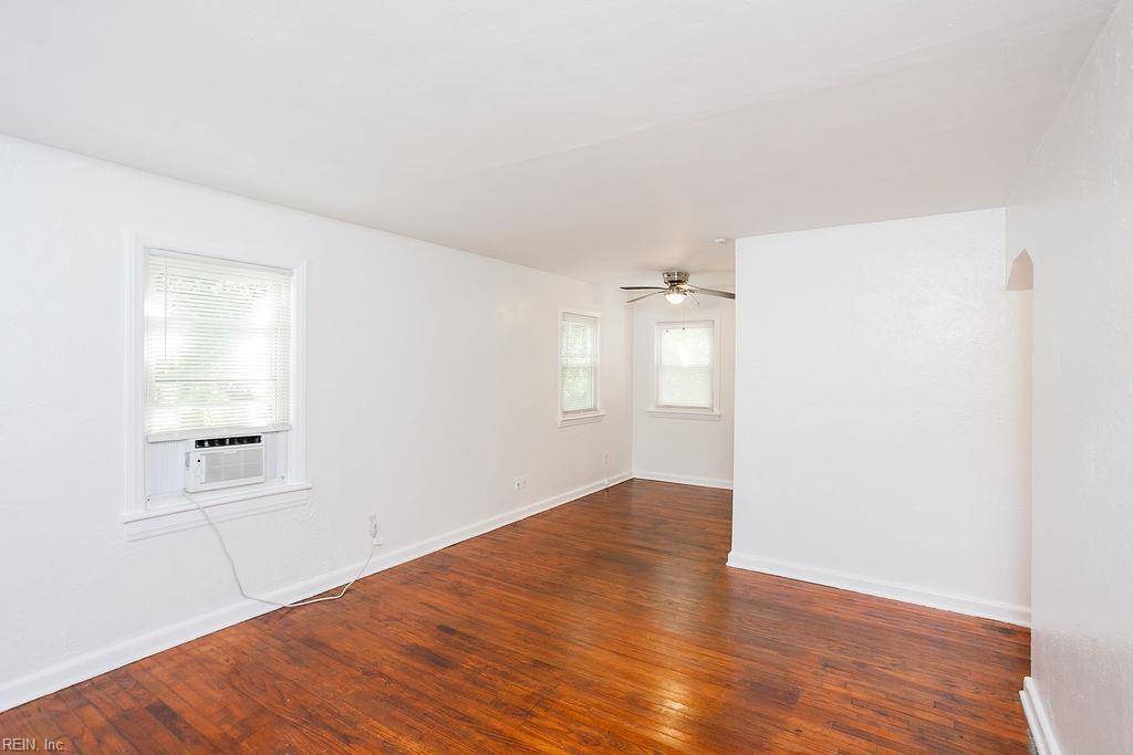 Norfolk, VA 23505,593 Thole ST