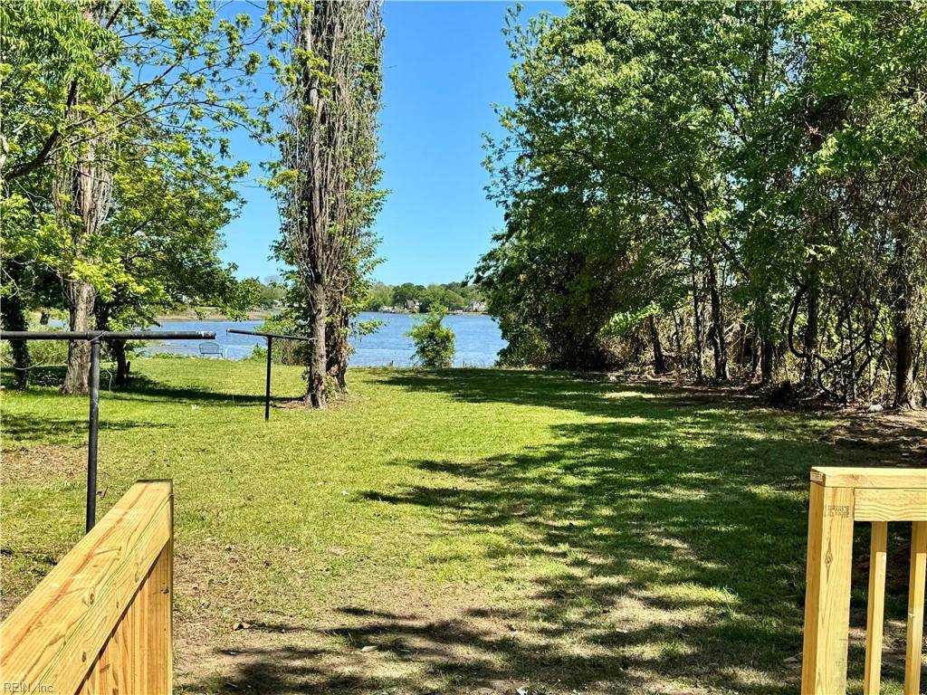 Hampton, VA 23669,122 Cherry Acres DR