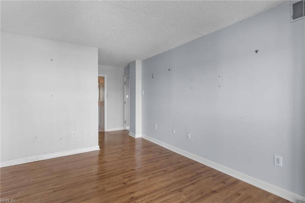 Virginia Beach, VA 23451,2830 Shore DR #1000