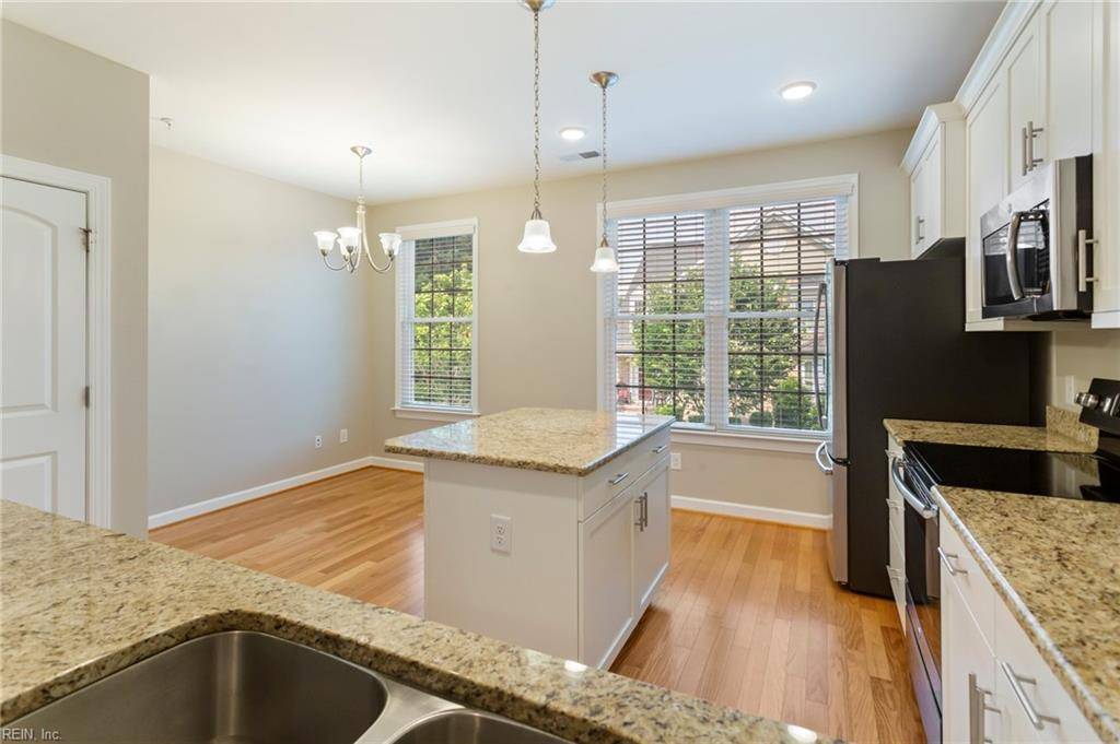 Yorktown, VA 23692,101 Carrington LN