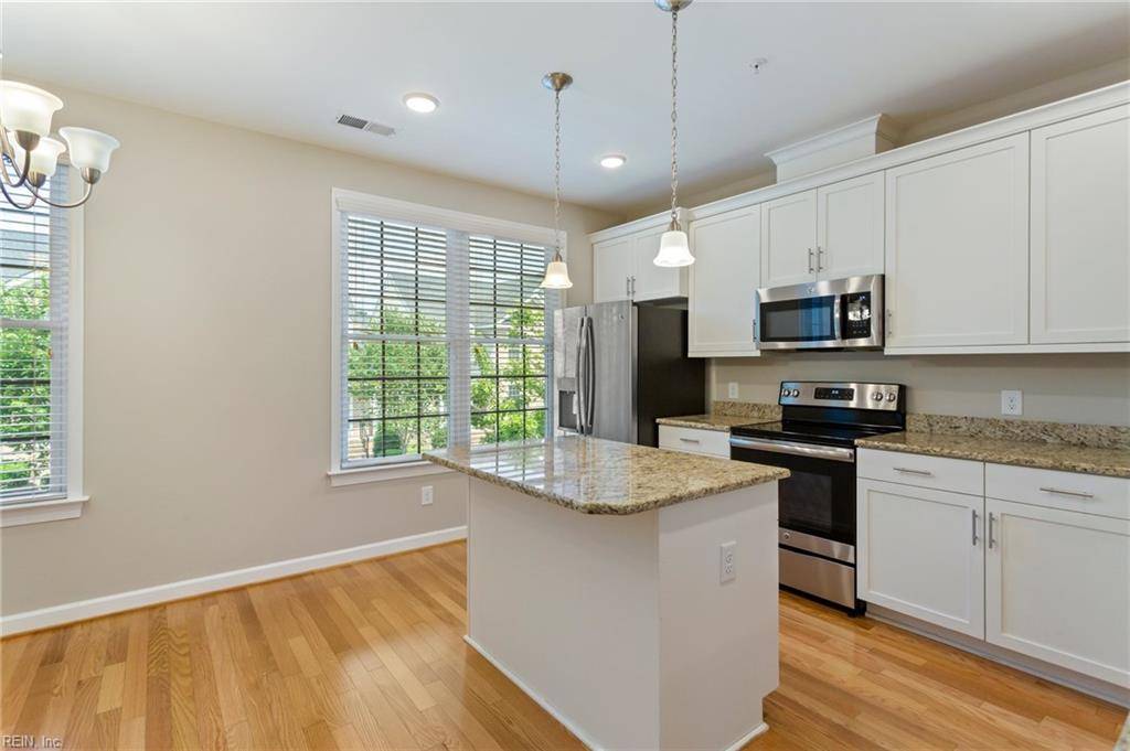 Yorktown, VA 23692,101 Carrington LN