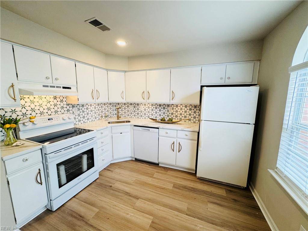 Virginia Beach, VA 23453,1362 Ivywood RD