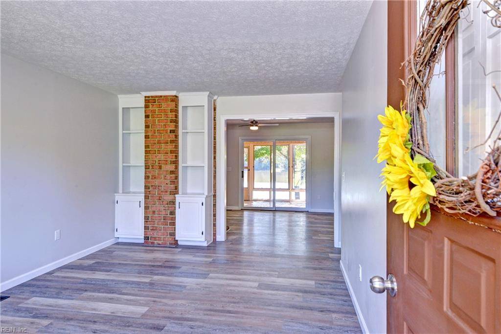 Hayes, VA 23072,3631 Lighthouse LN