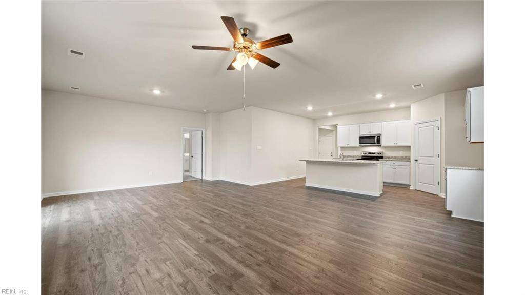 Yorktown, VA 23690,201 Gallop WAY