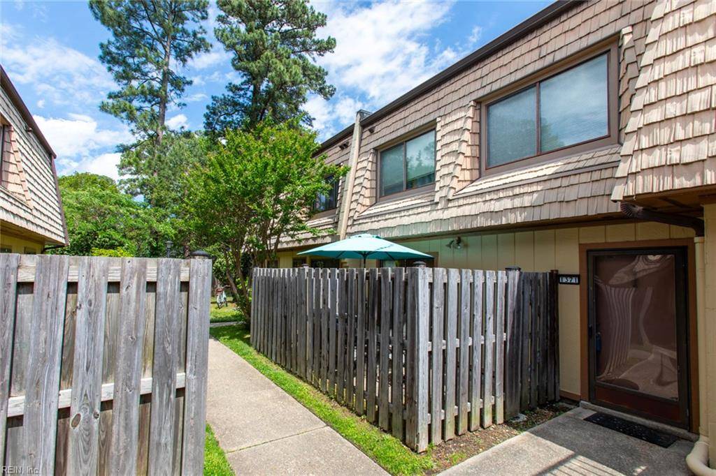 Newport News, VA 23608,1371 Granada CT