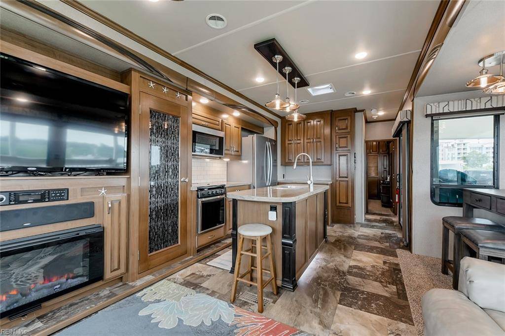 Virginia Beach, VA 23456,3665 Sandpiper RD #5