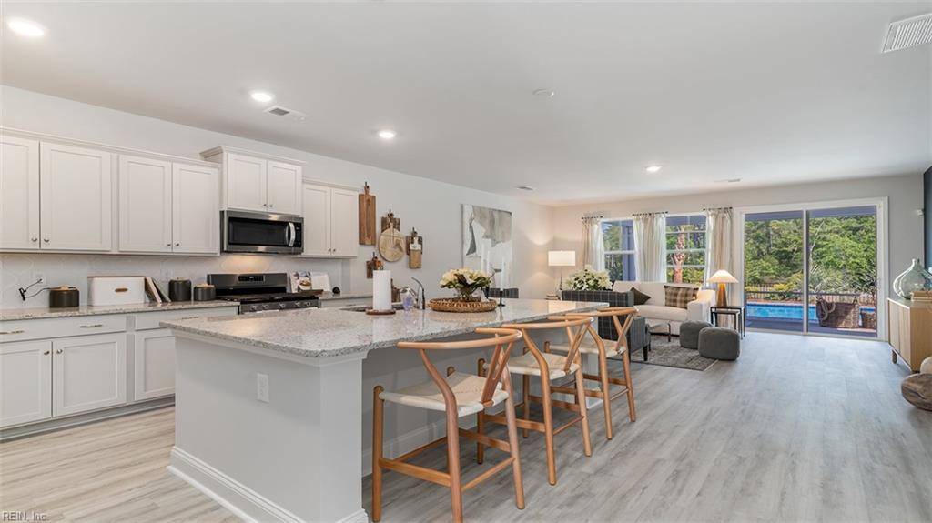 Yorktown, VA 23690,127 Gallop WAY