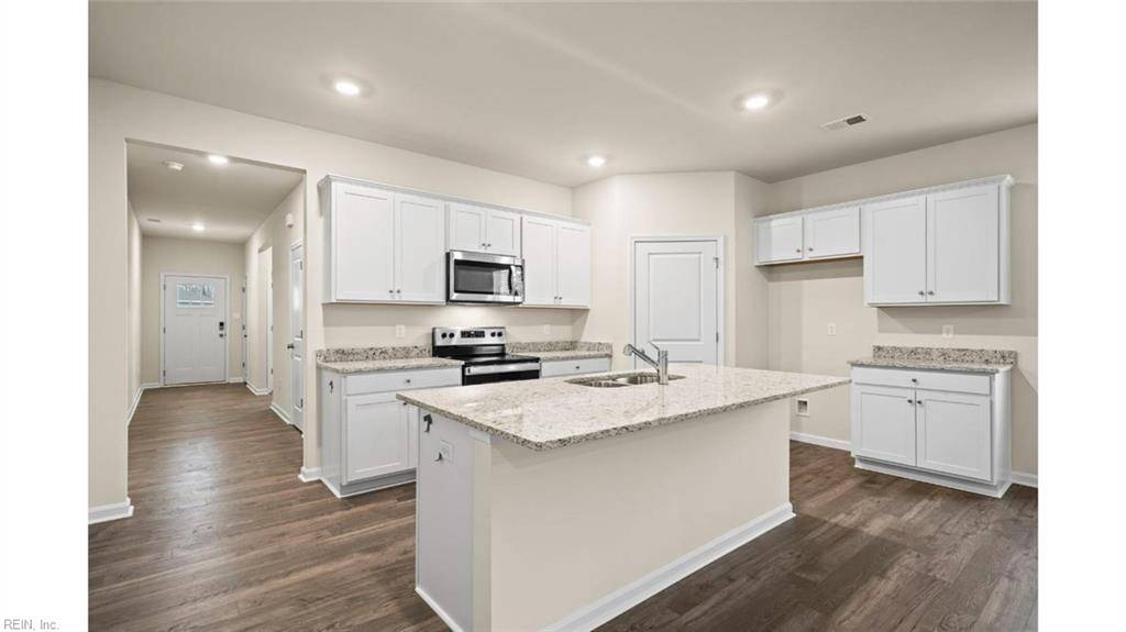 Yorktown, VA 23690,123 Gallop WAY