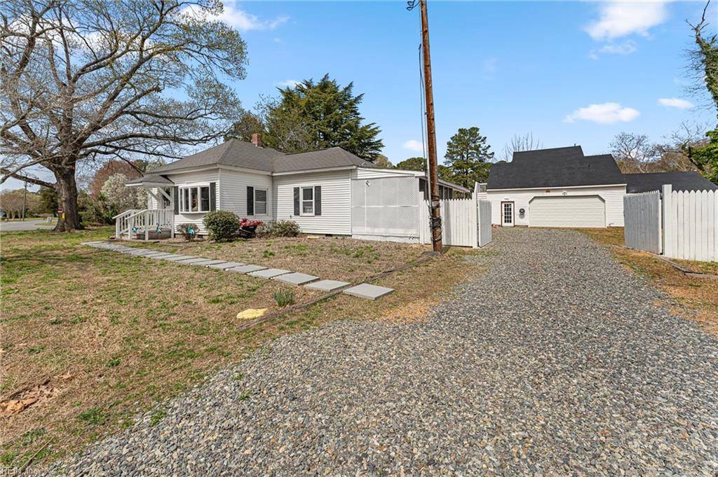 Hayes, VA 23072,6827 Williams Landing RD