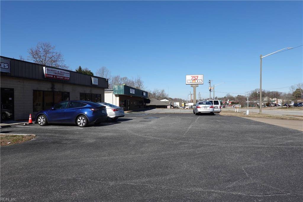Newport News, VA 23602,13641 Warwick BLVD #B