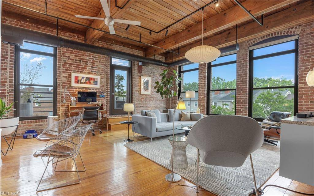 Norfolk, VA 23510,230 W Tazewell ST #306