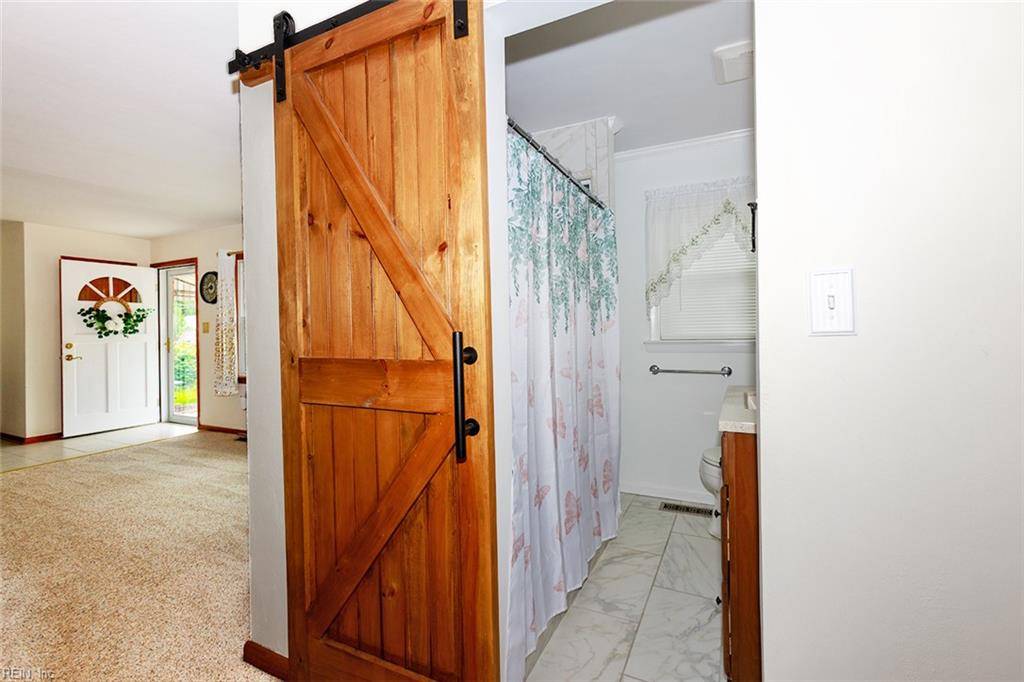 Hampton, VA 23664,13 Eastlawn DR