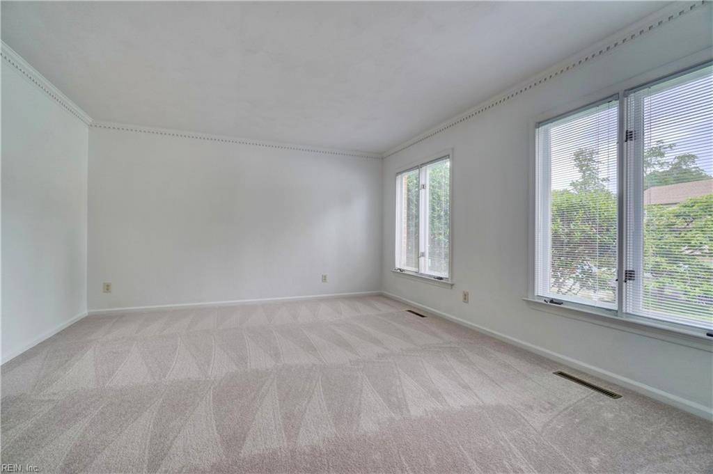 Virginia Beach, VA 23464,813 Oglesby CT