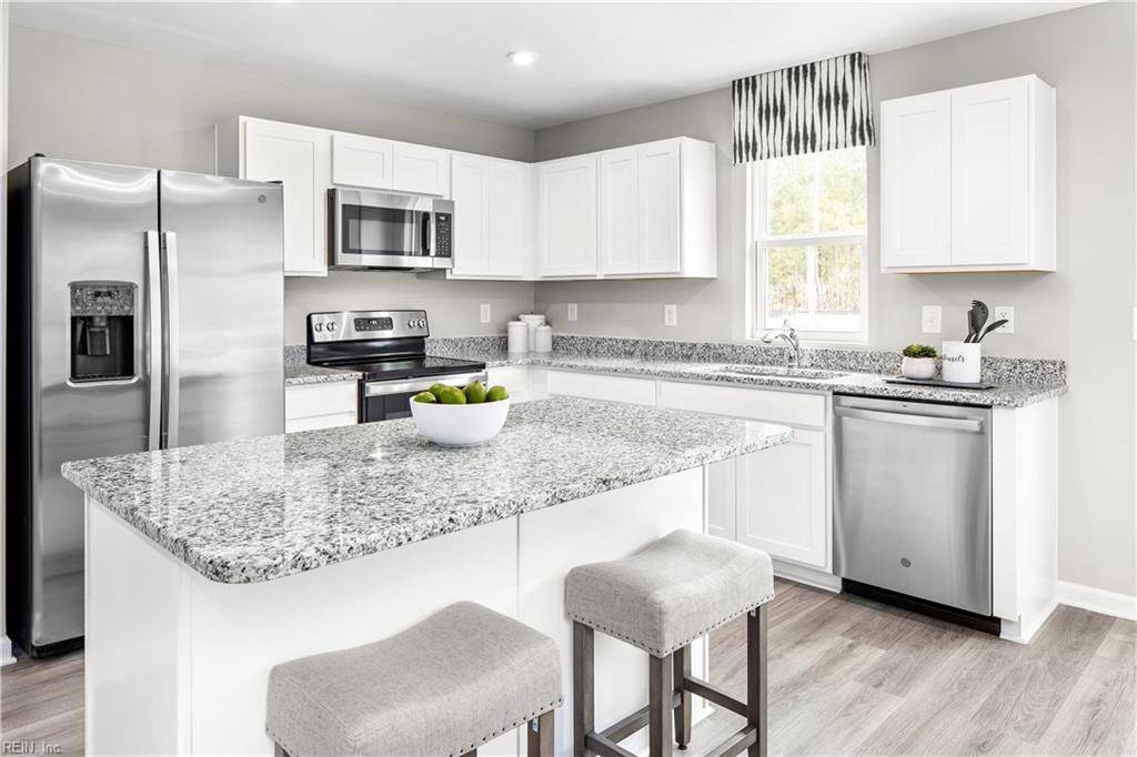 Elizabeth City, NC 27909,2302 Starling WAY