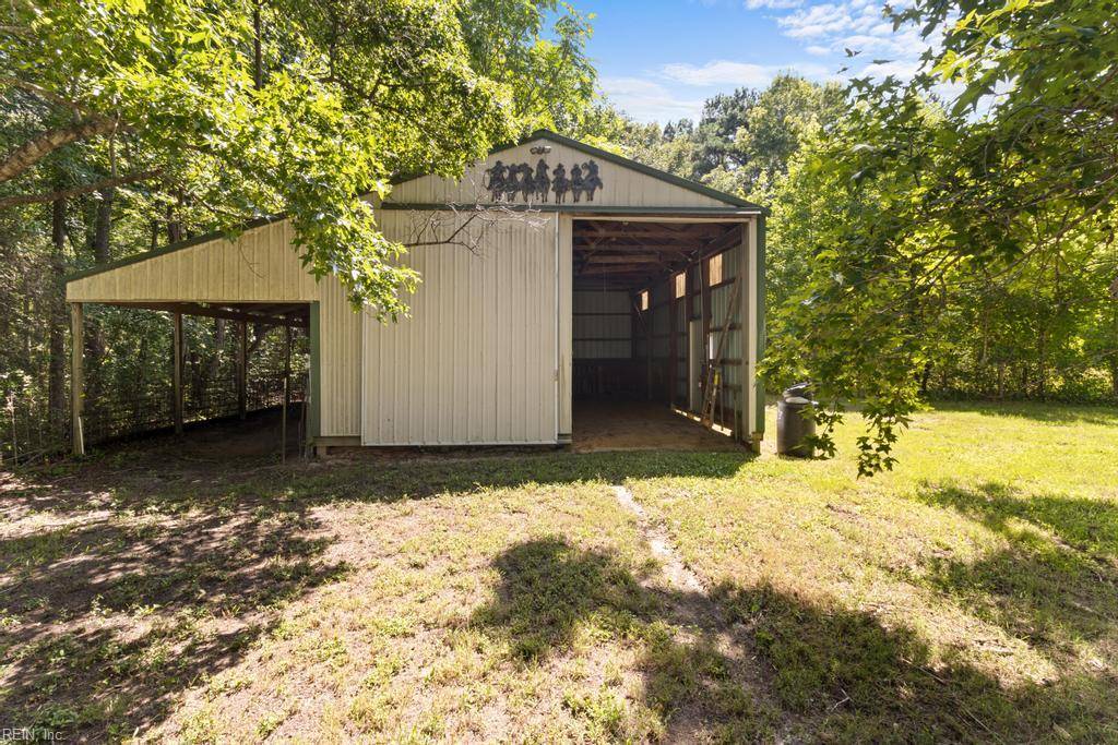 Saluda, VA 23149,2480 Lees Neck Farm RD