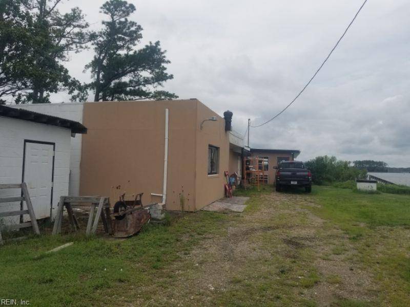 Hayes, VA 23072,3286 Horse RD