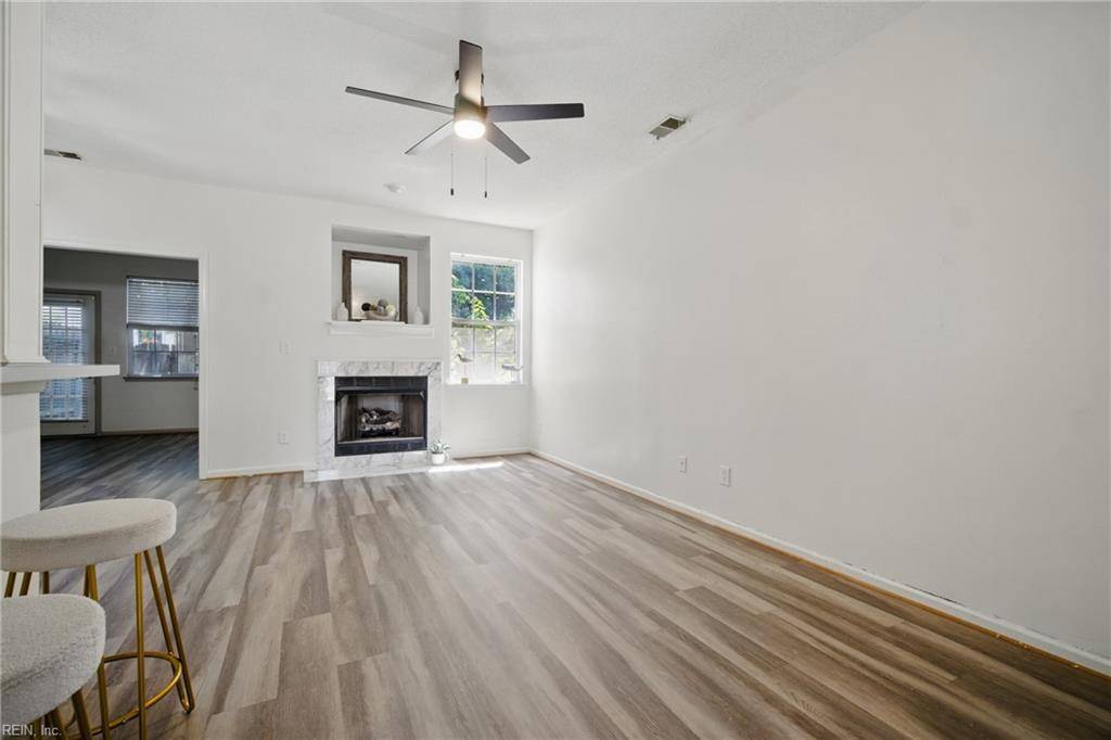 Virginia Beach, VA 23451,610 Barberton DR