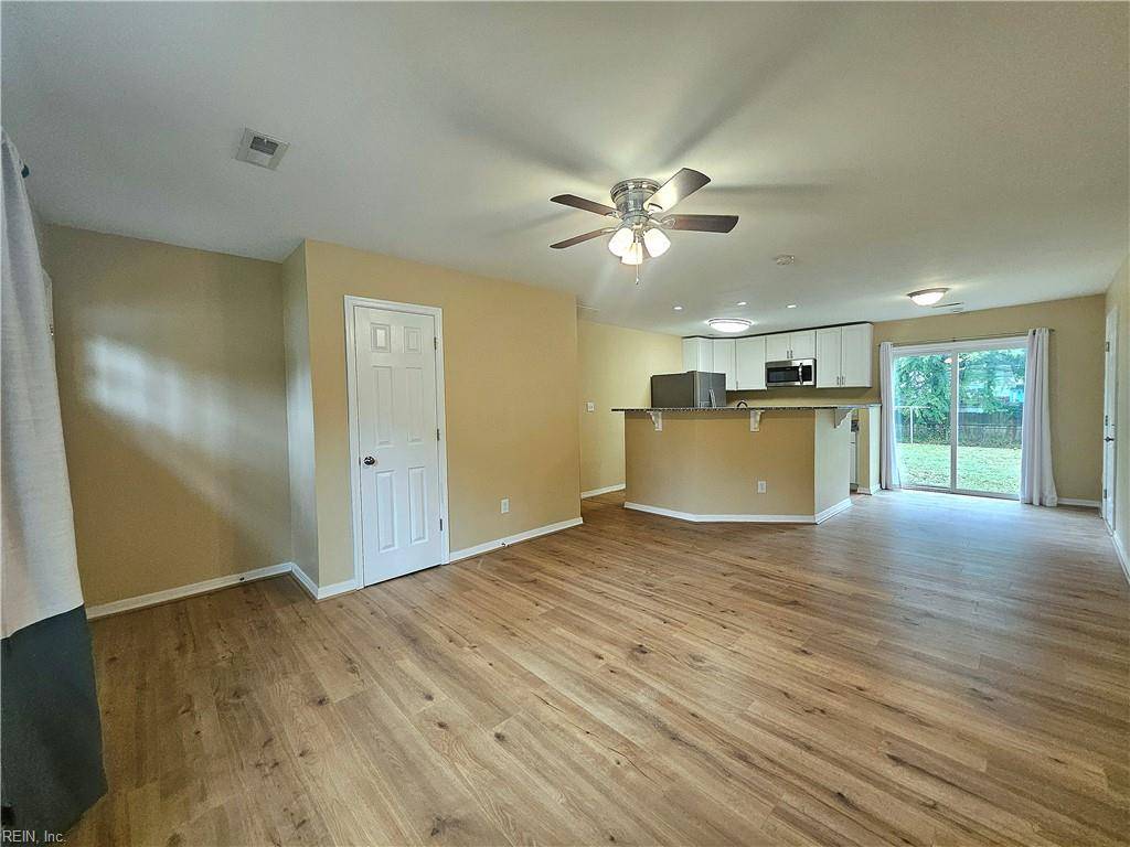 Newport News, VA 23608,404 Cottonwood ST