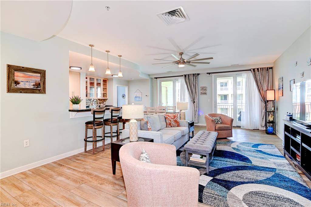 Virginia Beach, VA 23456,3738 Sandpiper RD #301B