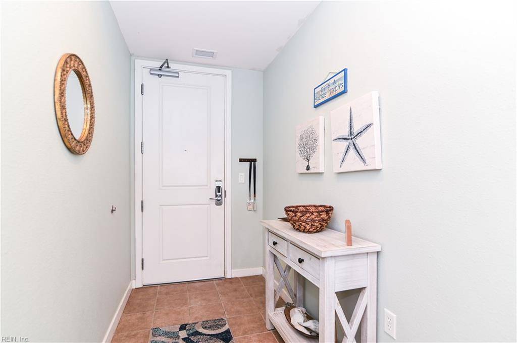 Virginia Beach, VA 23456,3738 Sandpiper RD #301B