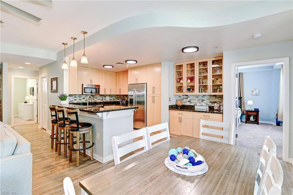 Virginia Beach, VA 23456,3738 Sandpiper RD #301B