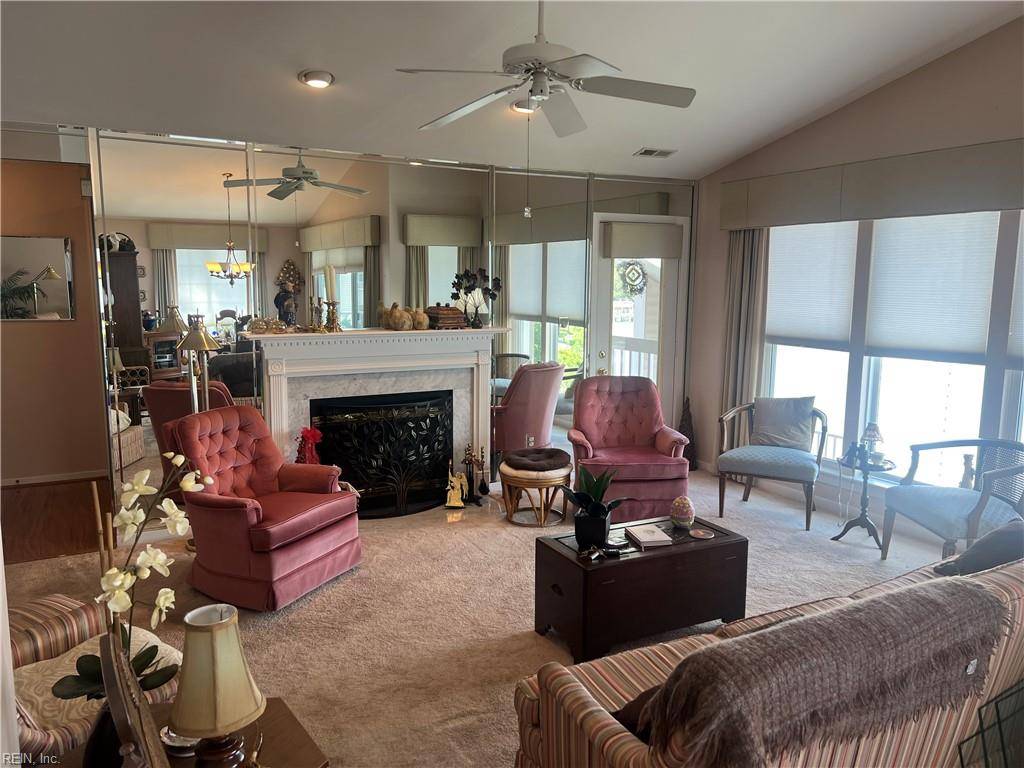 Hampton, VA 23669,240 Dockside DR #C