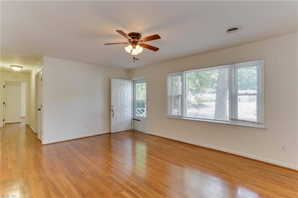Newport News, VA 23608,350 Paulette DR