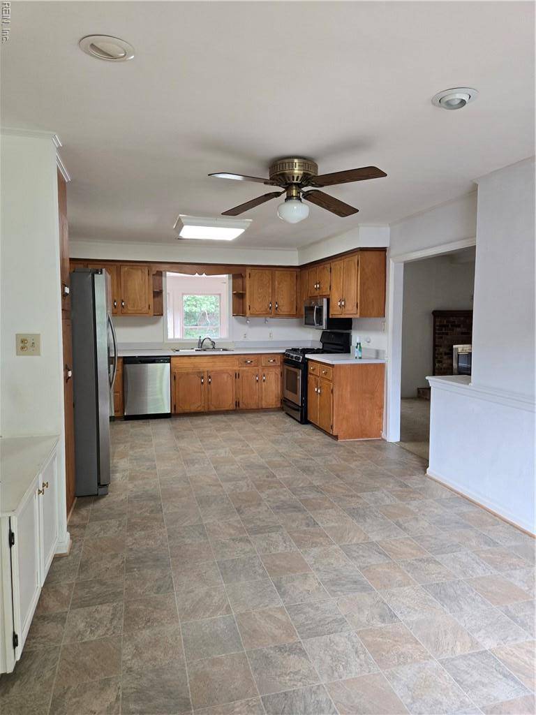 Virginia Beach, VA 23451,2156 E Admiral DR