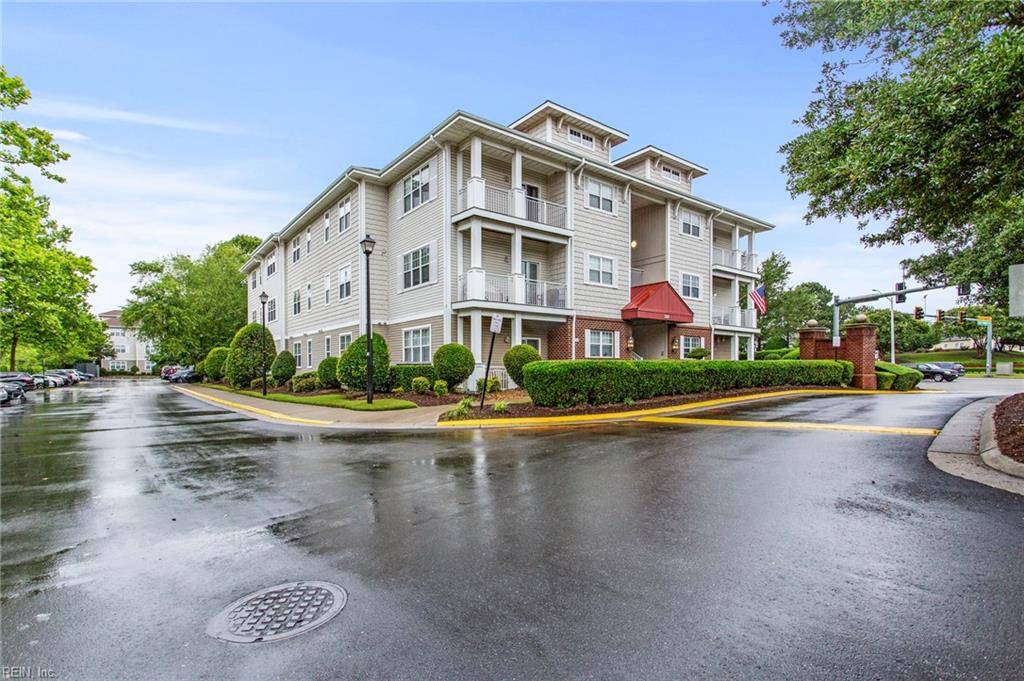 Virginia Beach, VA 23455,5300 Warminster DR #302