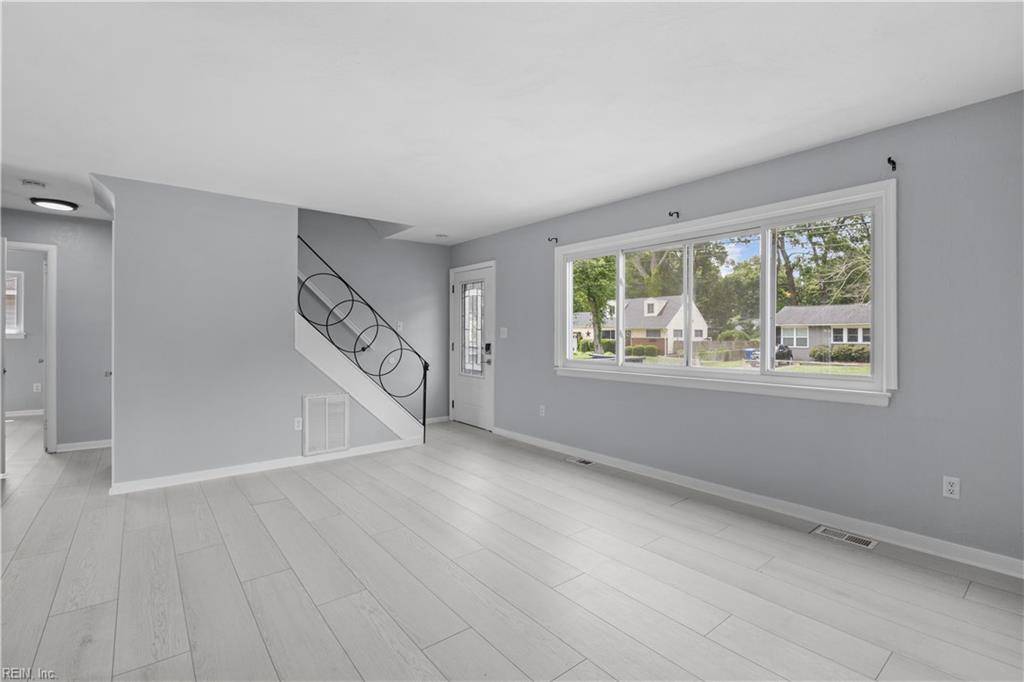 Virginia Beach, VA 23462,528 Lavender LN