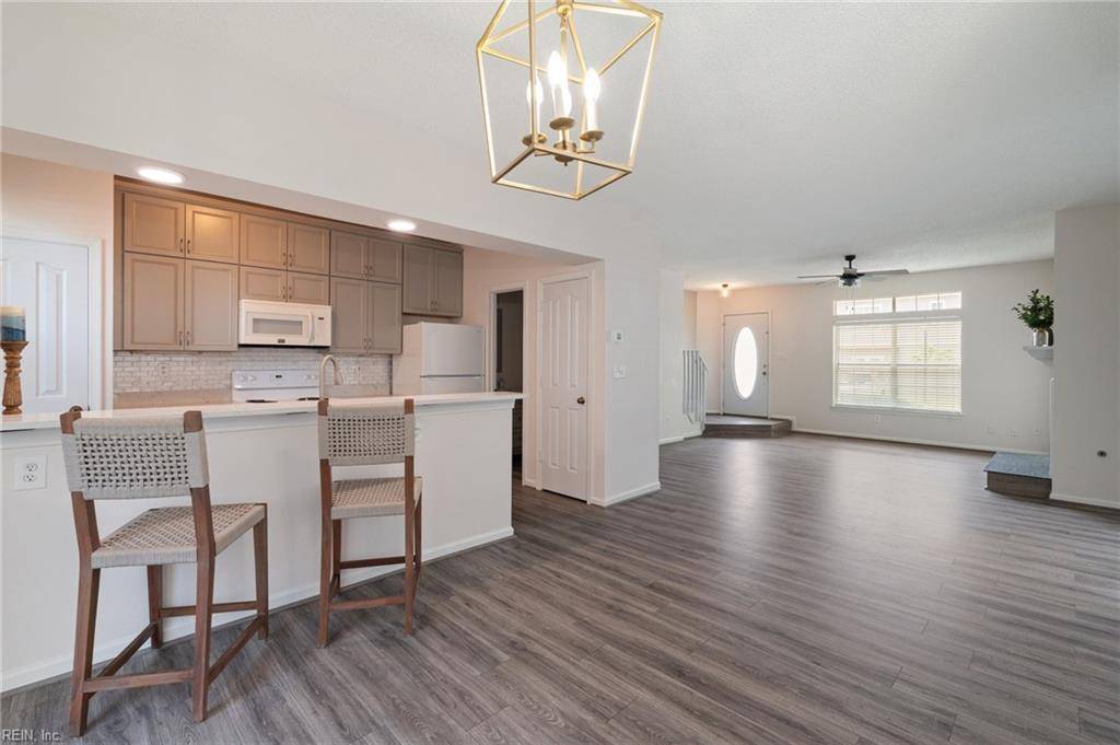 Virginia Beach, VA 23462,4831 Parthenon DR
