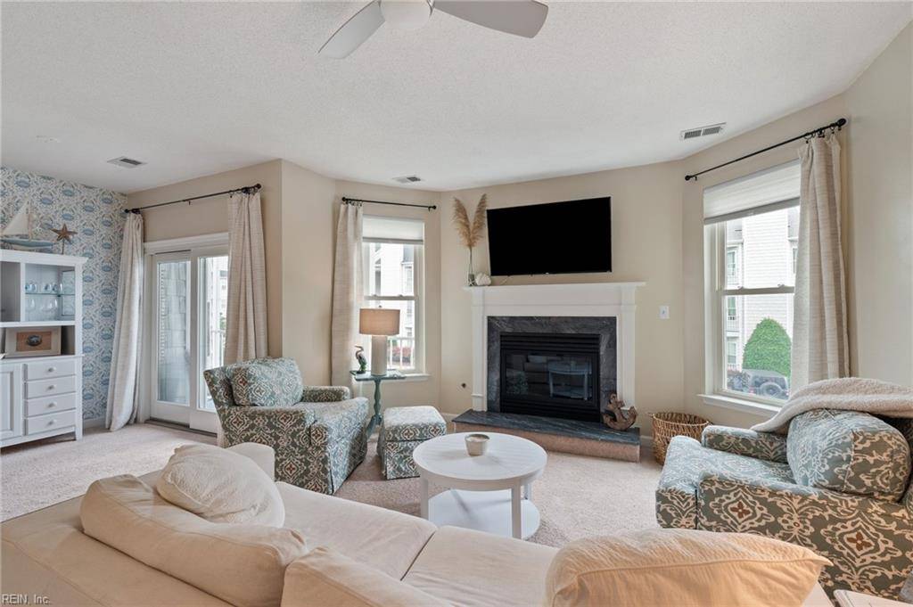 Virginia Beach, VA 23451,2301 Beach Haven DR #202