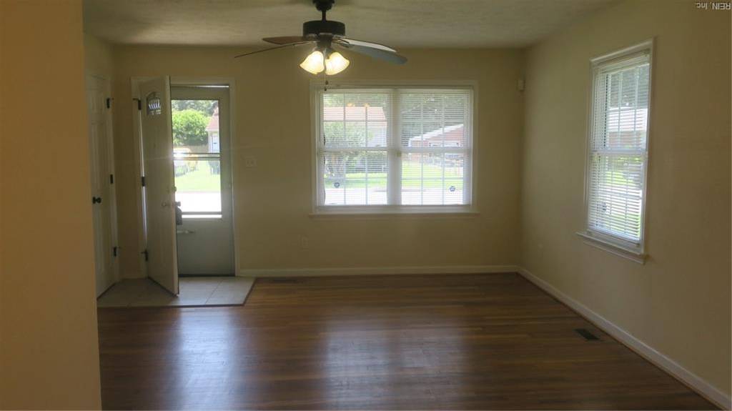 Newport News, VA 23605,711 McLawhorne DR