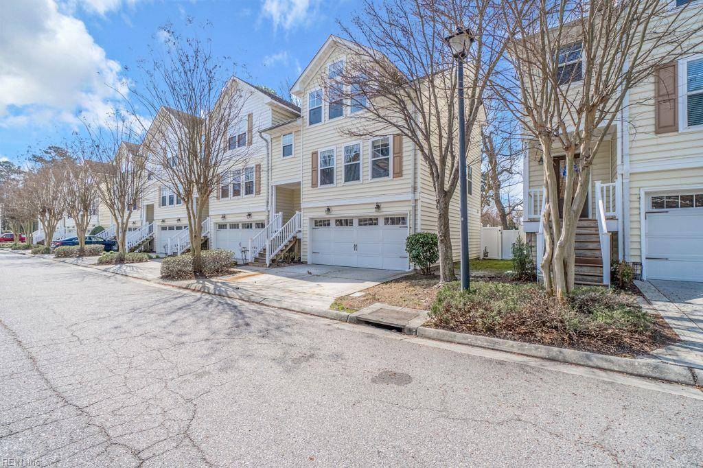 Virginia Beach, VA 23462,5561 Taylors Walke LN