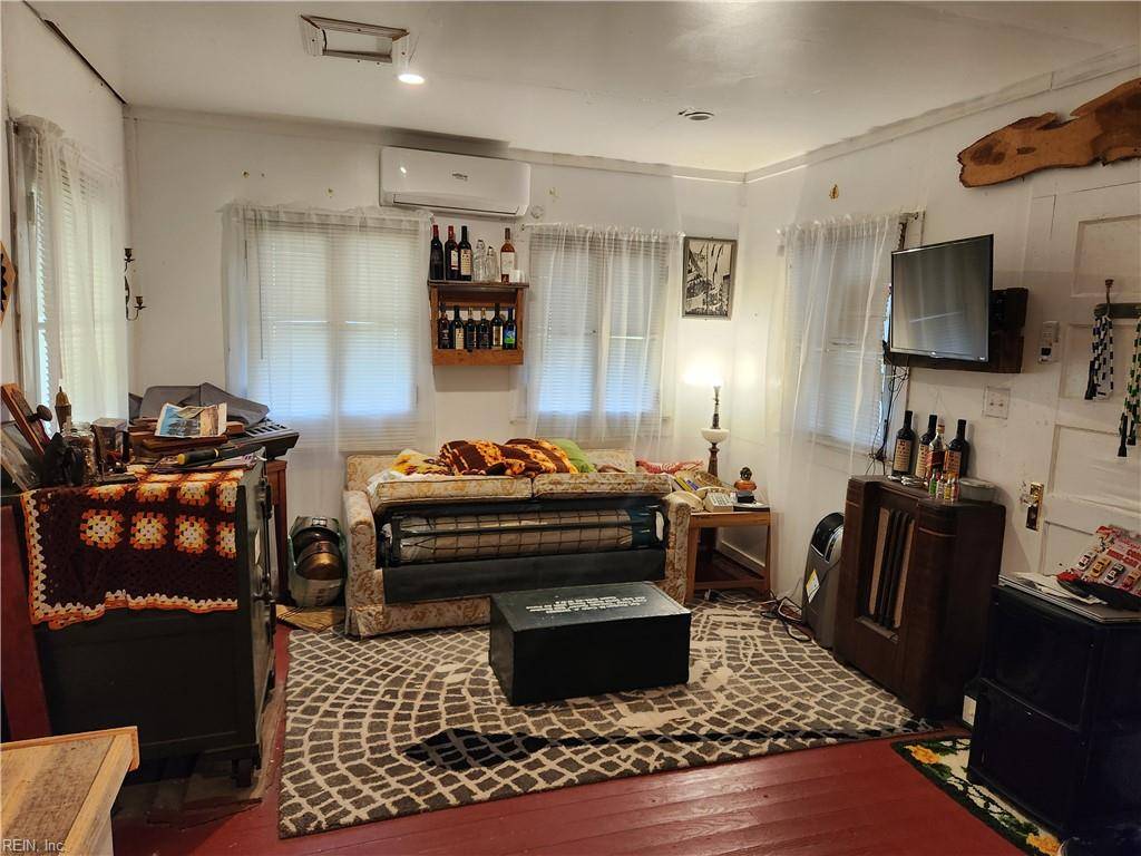 Wakefield, VA 23888,168 N County DR