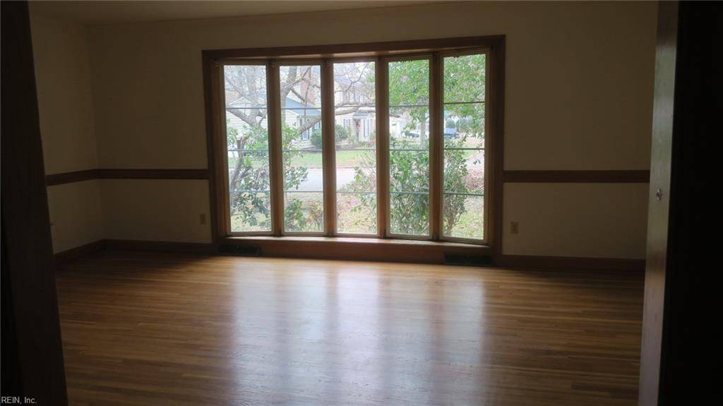 Newport News, VA 23608,146 Ridgewood PW