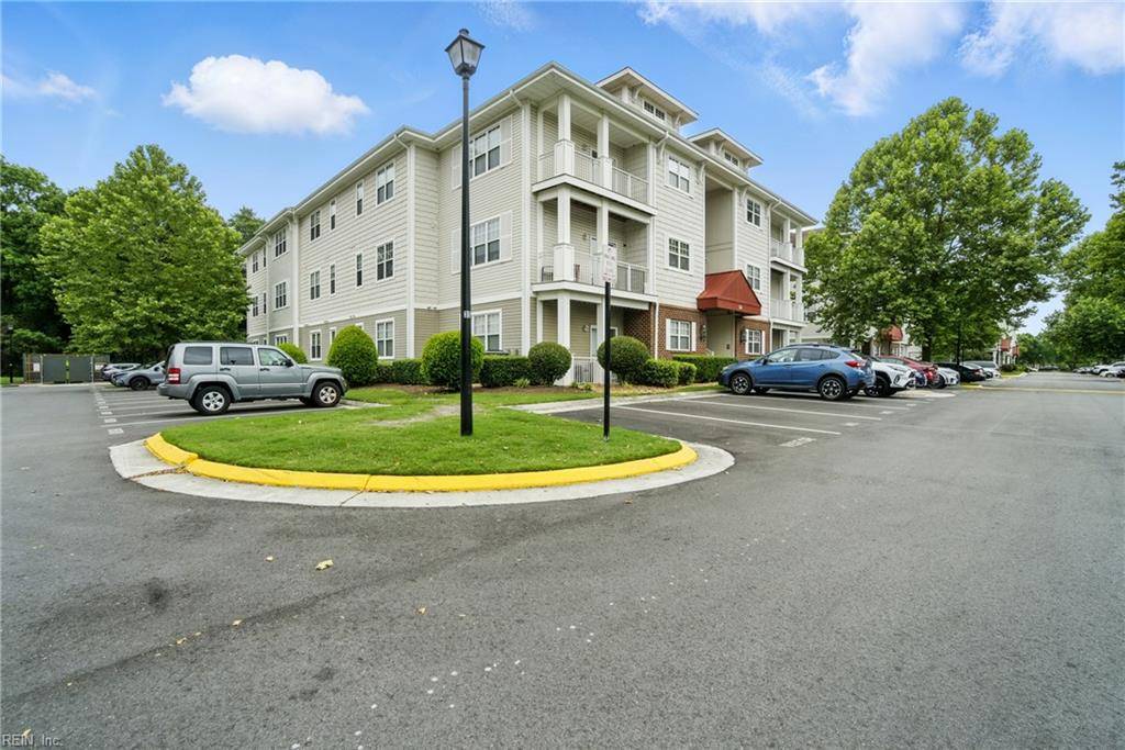 Virginia Beach, VA 23455,924 Southmoor DR #204