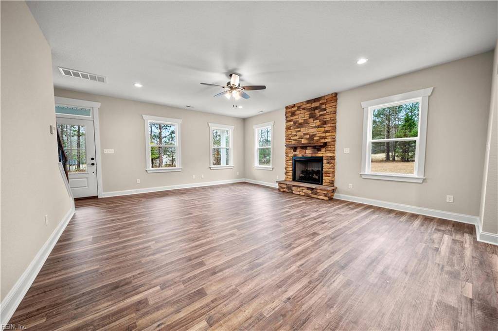 Suffolk, VA 23438,5051 Mineral Spring RD
