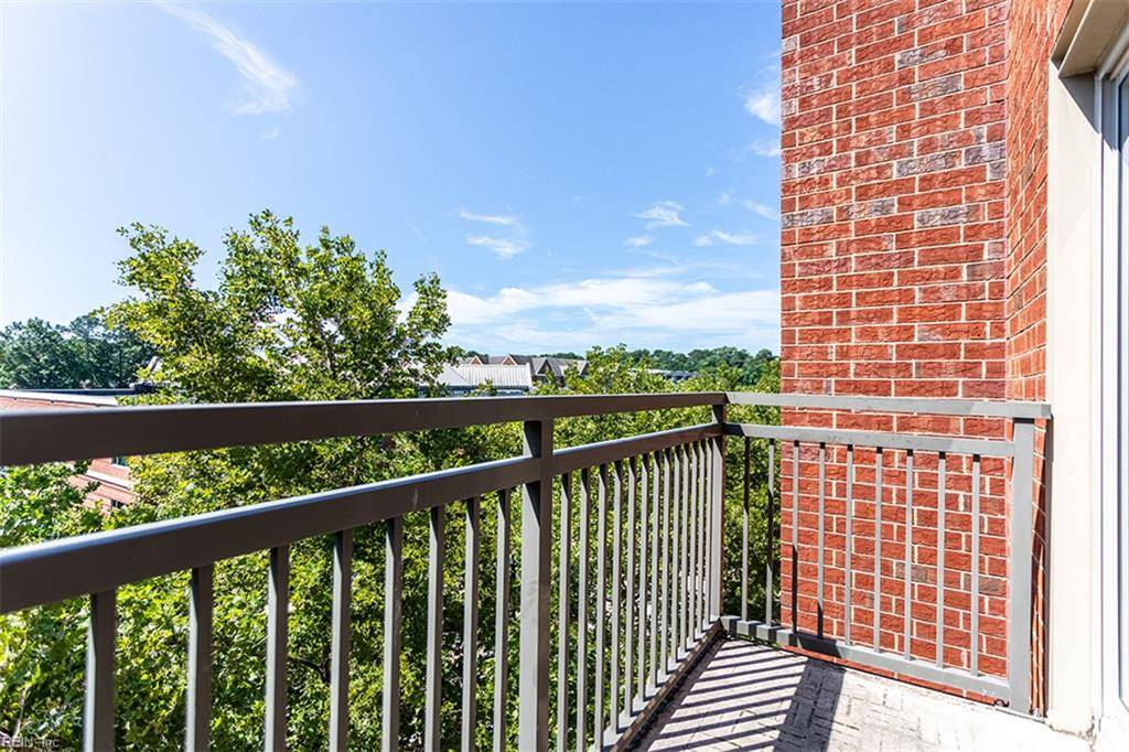 Newport News, VA 23606,230 Nat Turner BLVD #4003