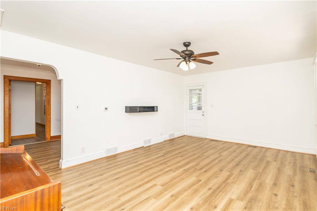 Suffolk, VA 23438,148 Lane ST