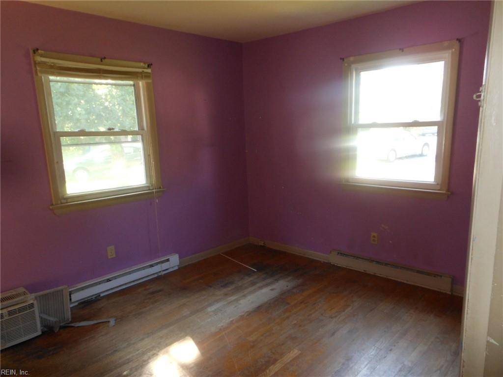 Newport News, VA 23605,9618 Carver DR