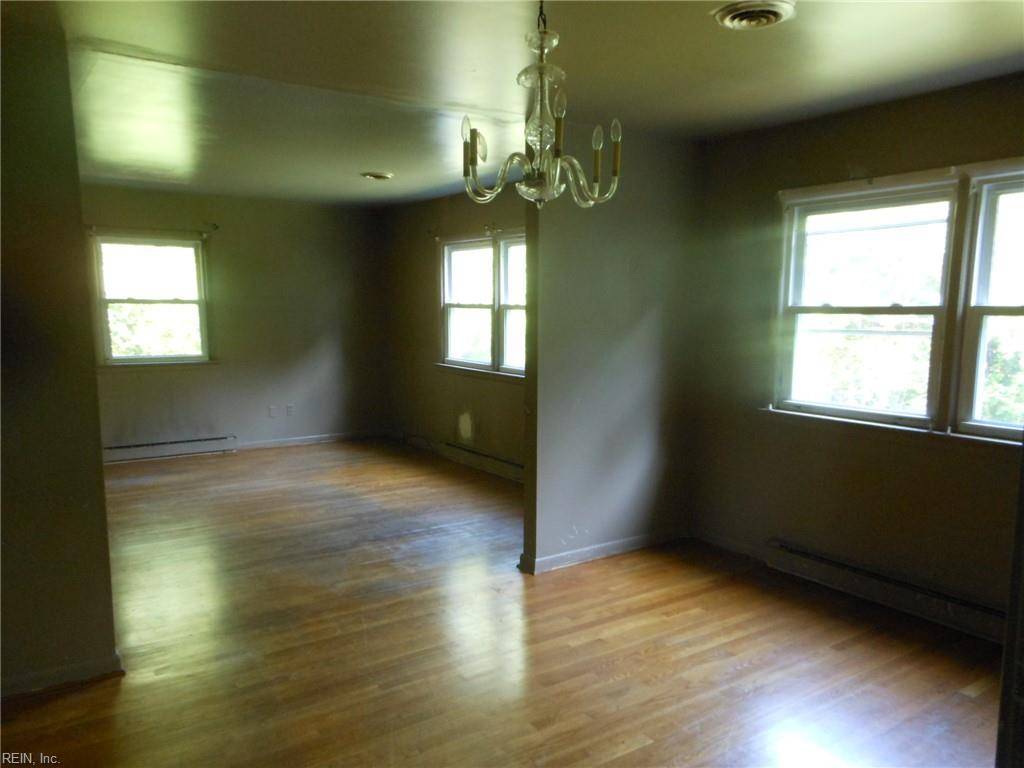 Newport News, VA 23605,9618 Carver DR