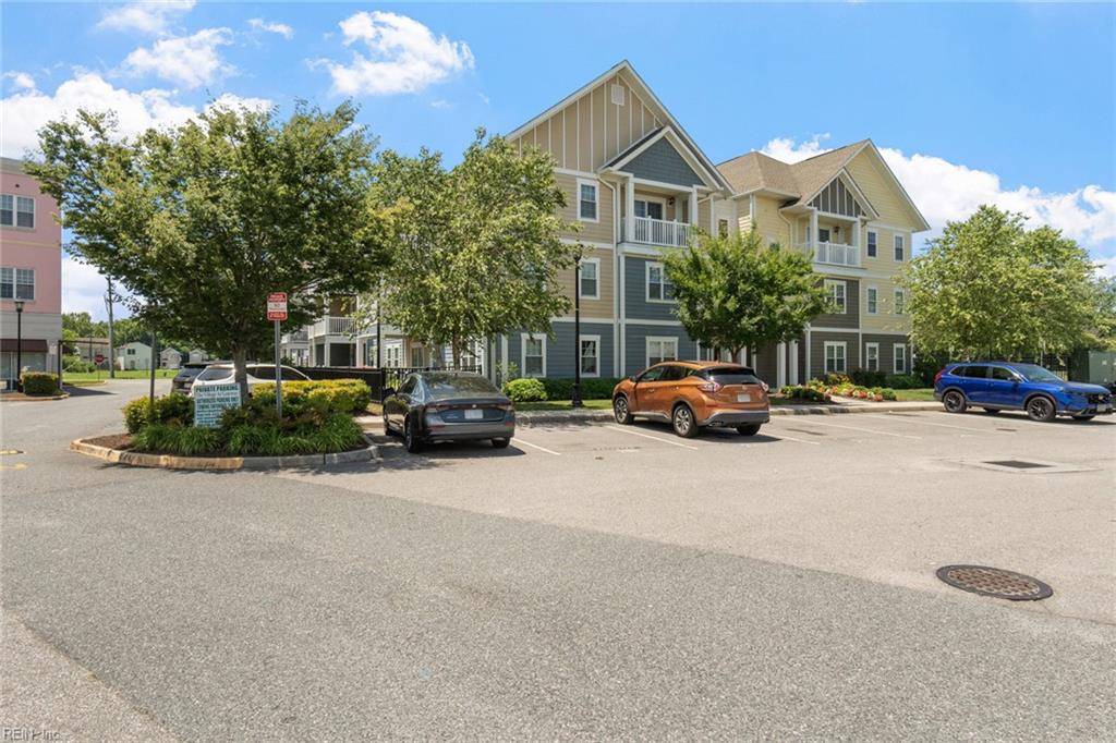 Chesapeake, VA 23324,1016 Thoroughgood WAY #104